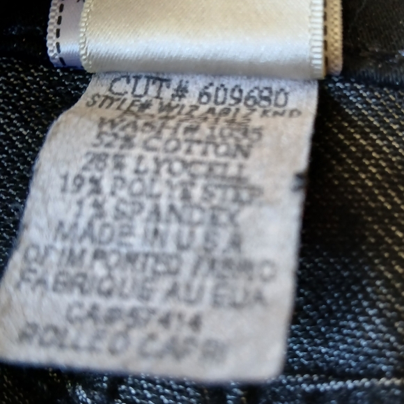 True Religion Flat Front Rolled Capri Pants w/ Flaps Women's Size 29 (NWT) - Picture 7 of 7